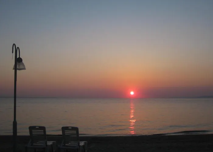 Meliton Inn Hotel & Suites By The Beach