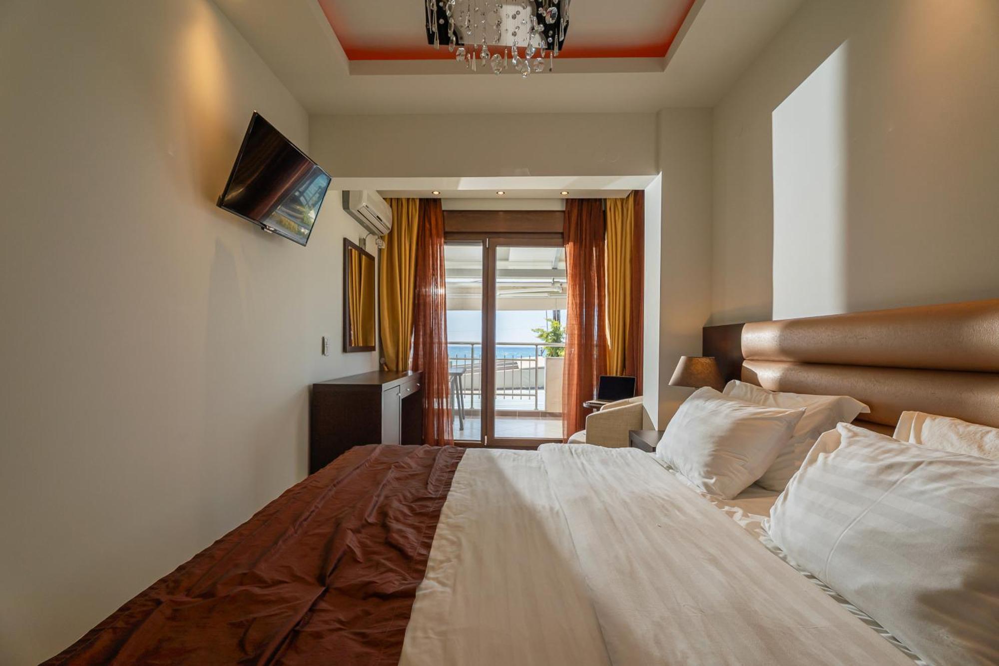 Hotel Meliton & By The