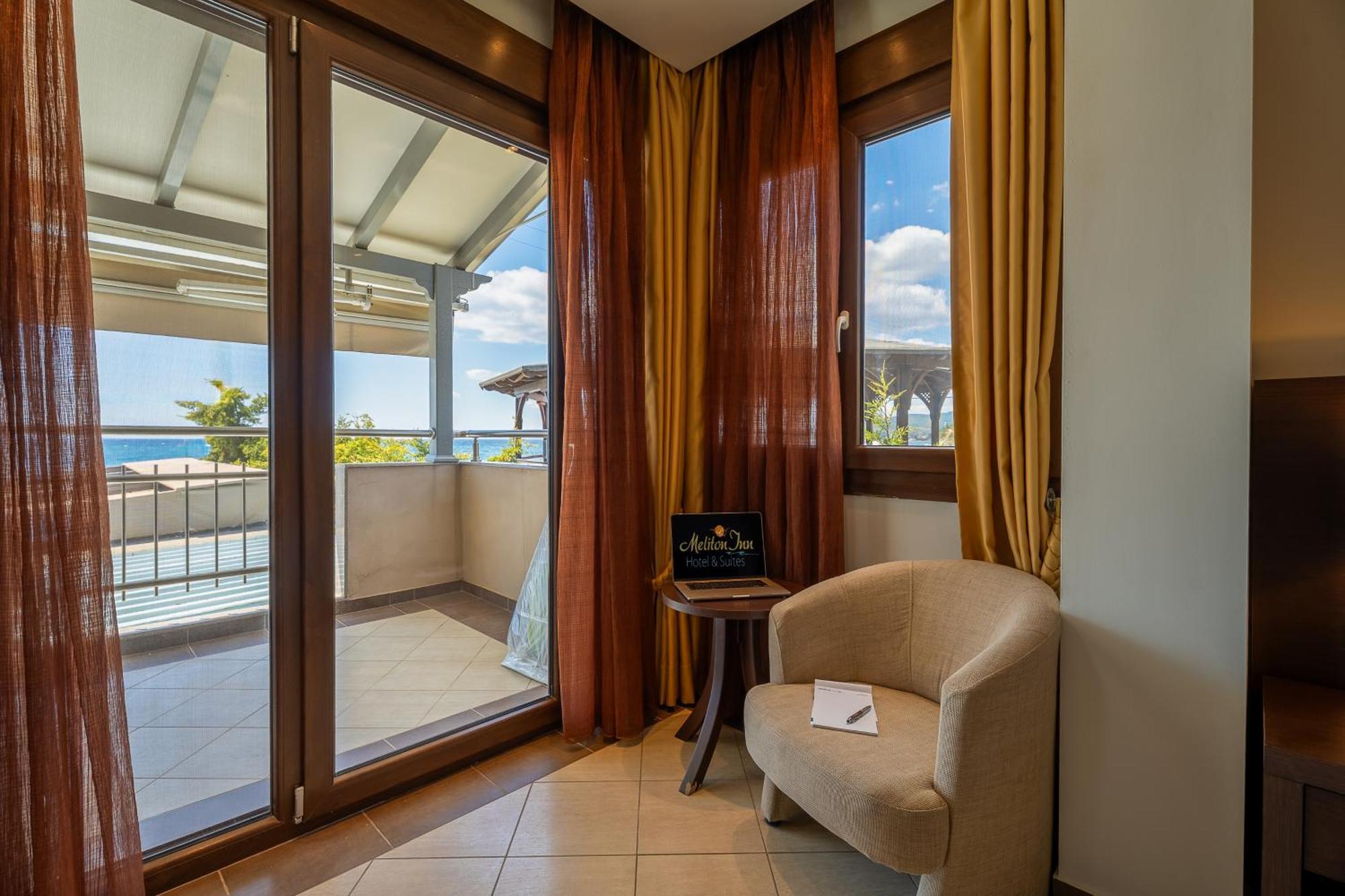 Hotel Meliton & By The Neos Marmaras