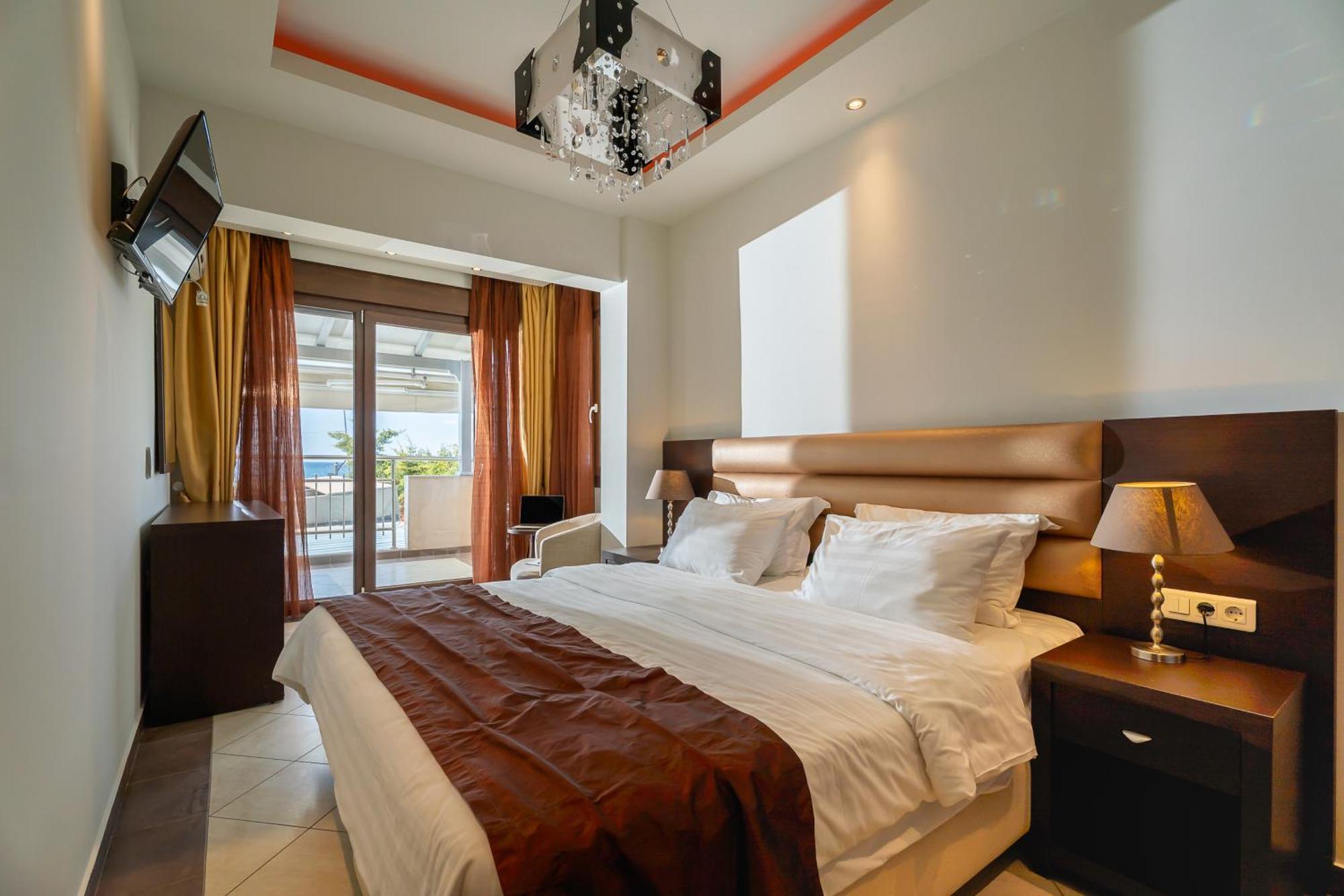 Meliton & By The Hotel Neos Marmaras